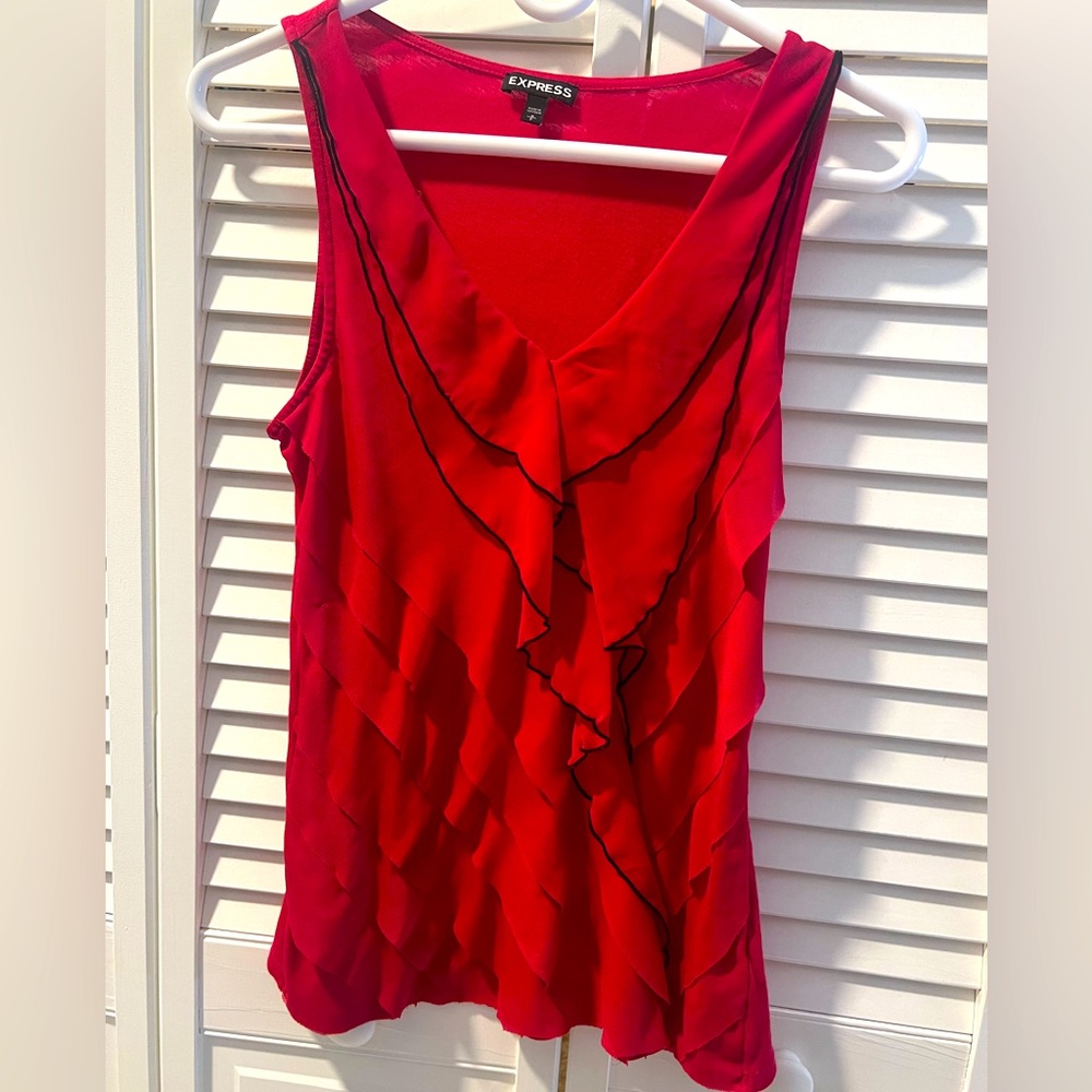 Express tank with ruffle front